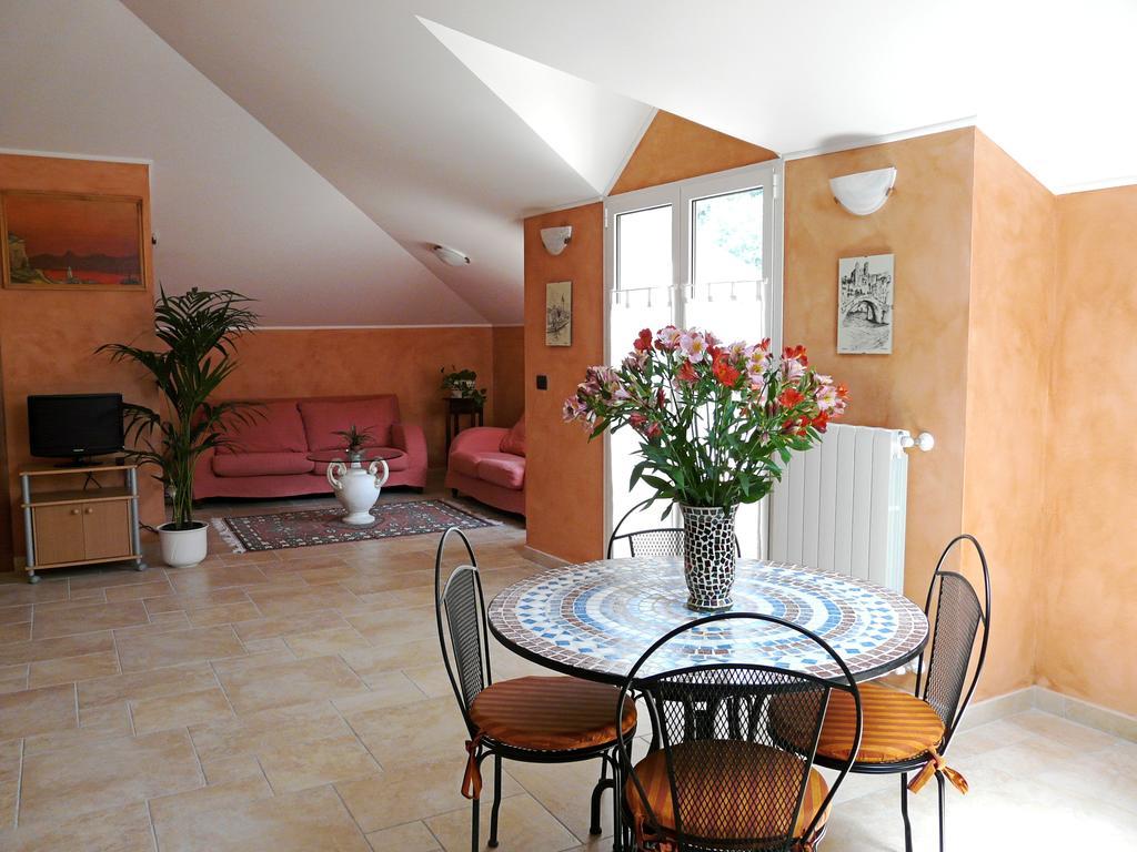 L'Albicocco Apartment Dolceacqua Ruang foto
